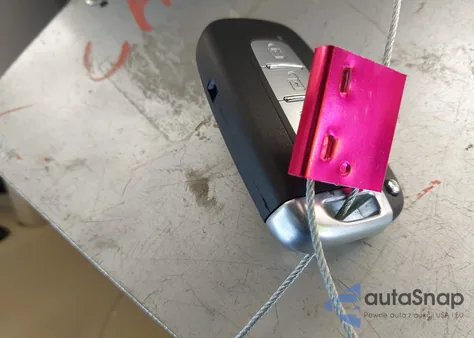 2014 Kia Cadenza Premium z USA, uszkodzony, nr VIN KNALN4D7XE5149228